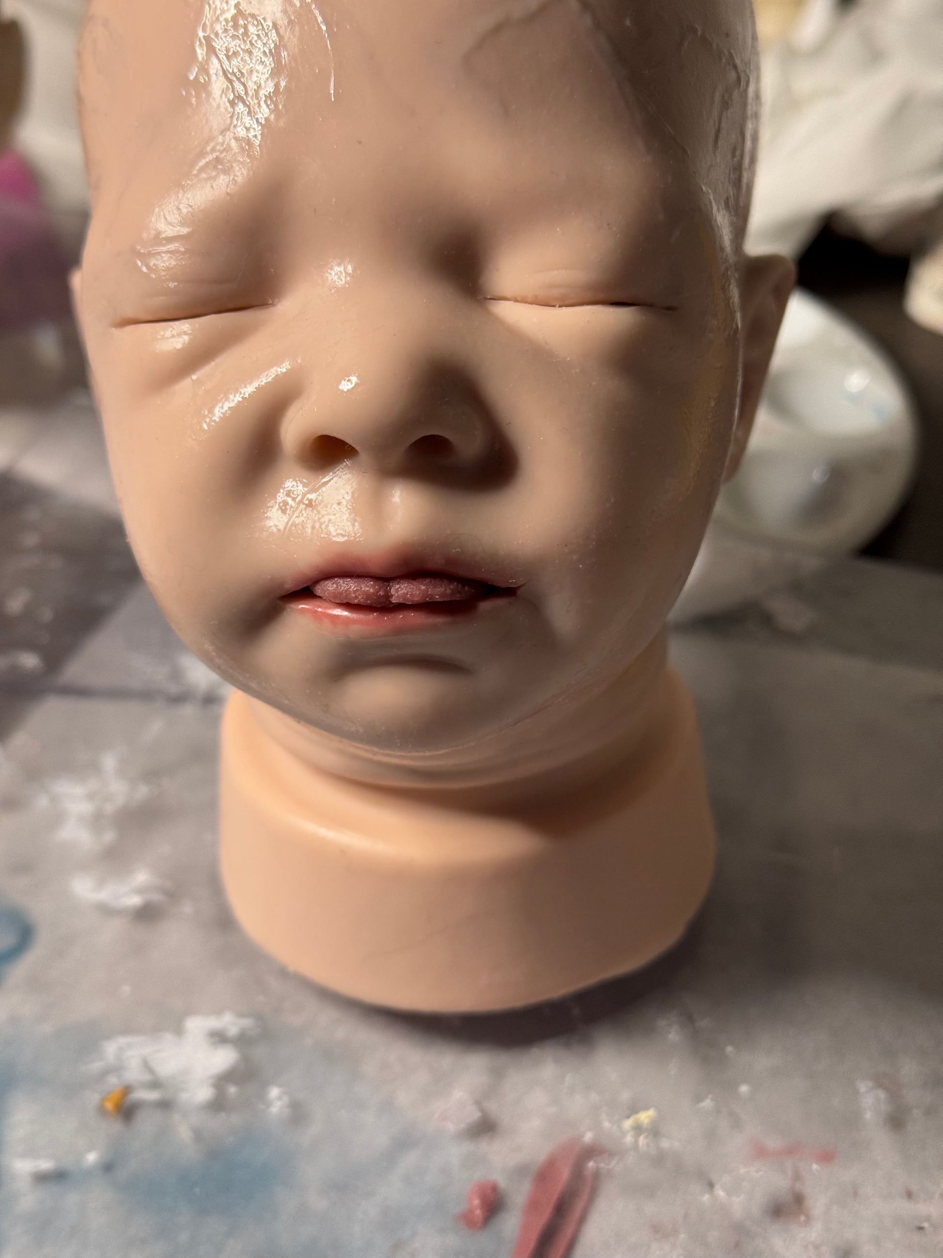 Example unpainted tongue in head variant 2