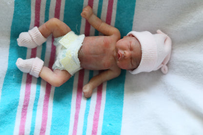 Miniature Silicone Ivy by Shy Mrofka